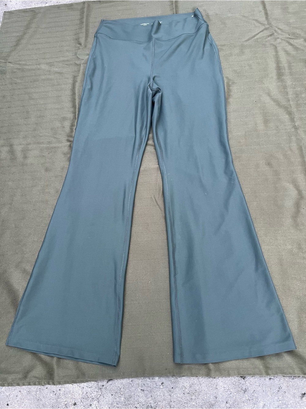 Old Navy Flared Active Pants in Slate Blue-Green for Women